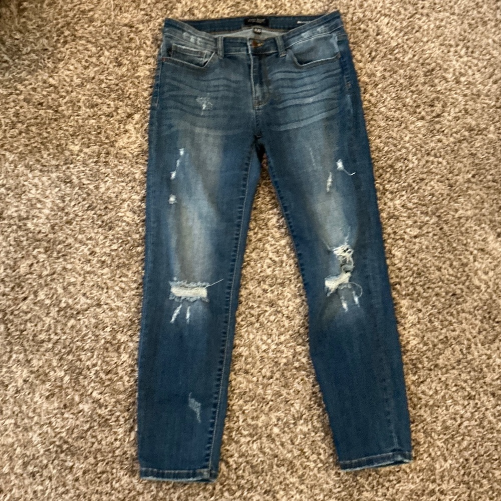 Judy Blue stretch jeans. Distressed 30